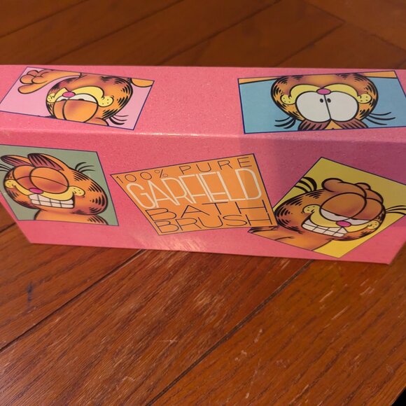 100% Pure Garfield Soap & Bath Brush Vintage 1978 Avon Products Pink Box NIB - Picture 7 of 13